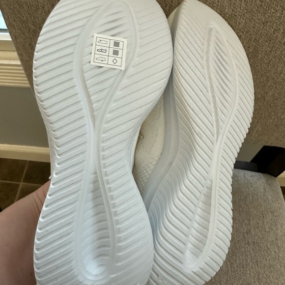 Women’s Sketchers air cooled memory foam white sparkle sneakers Size 7.5 New - Picture 4 of 5